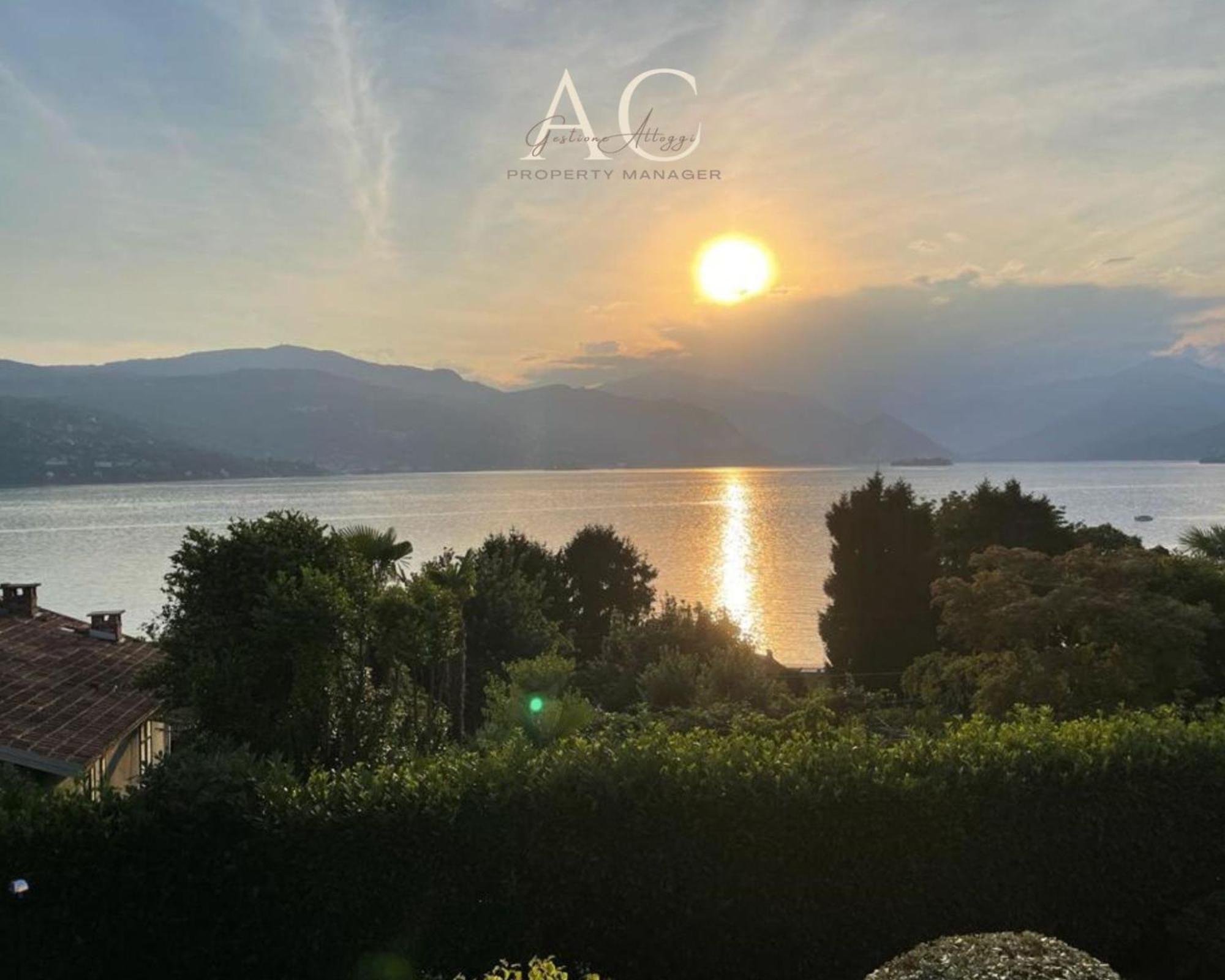 The House On The Lake Reno Di Leggiuno Exteriér fotografie