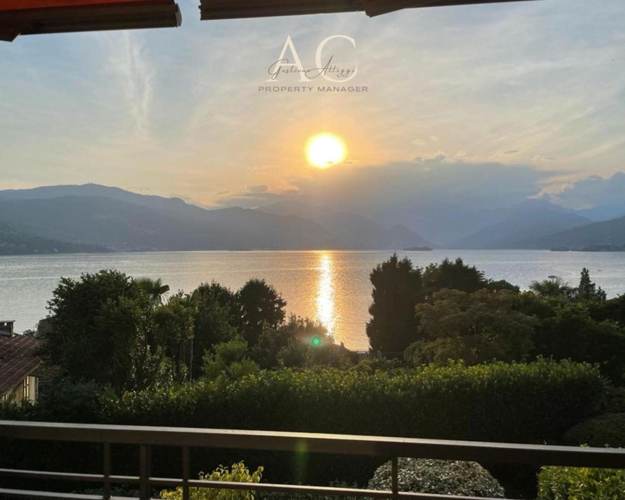The House On The Lake Reno Di Leggiuno Exteriér fotografie